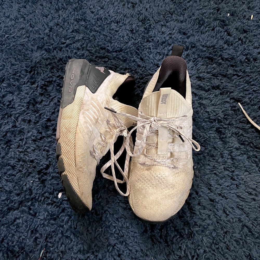 women’s size 8.5 white and black